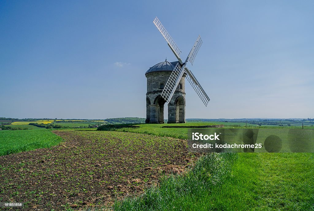chesterton windmill chesterton windmill designed by indigo jones in the warwickshire countryside Agricultural Field Stock Photo