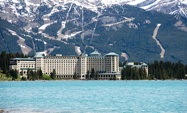 istock Chateau Lake Louise 181852265