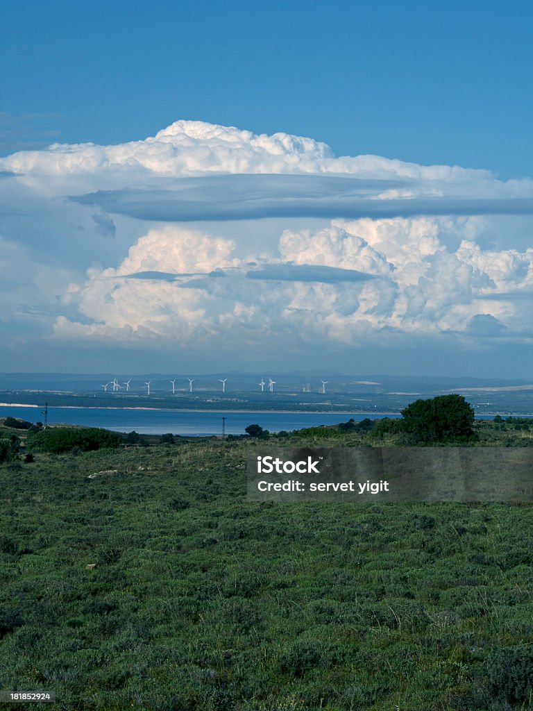 雲と風車 - カラー画像のロイヤリティフリーストックフォト