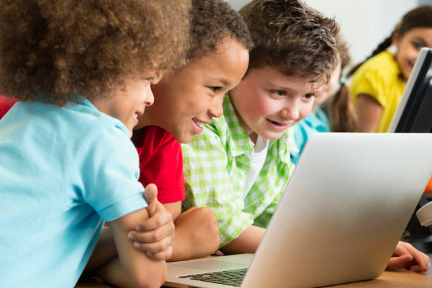 istock Preschool Happy Learners On A Laptop 181853345