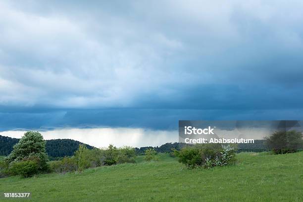 Primavera Tempestades No Tableland Banjsice Eslovénia - Fotografias de stock e mais imagens de Alpes Europeus