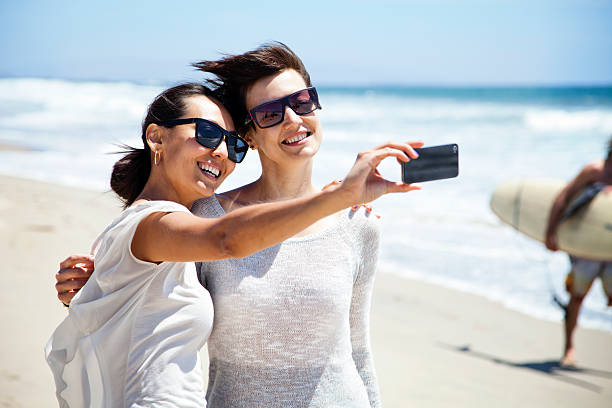 istock Friends at the Beach 181853508