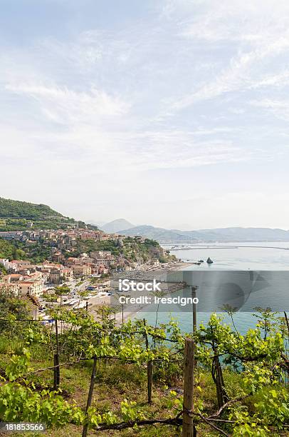 Costiera Amalfitanavietri Sul Mareitalia - Fotografie stock e altre immagini di Amalfi - Amalfi, Ambientazione esterna, Architettura