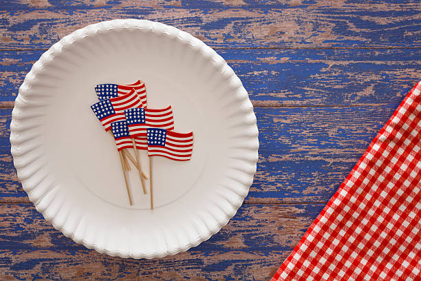 patriótica estadounidense de estilo estadounidense - napkin american flag holiday fourth of july fotografías e imágenes de stock