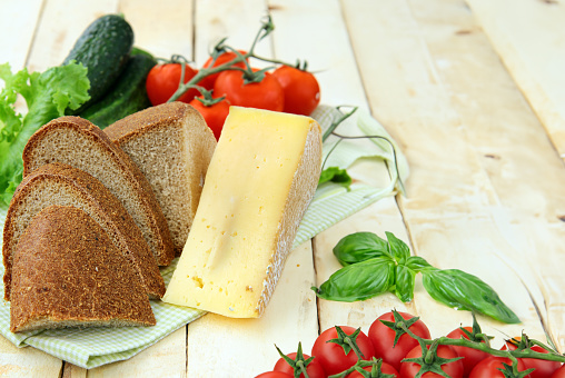 rye bread, cheese and vegetables for a healthy diet