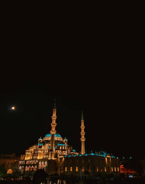 istock Yemi Mosque illuminated at night, Istanbul, Turkey 1818562415