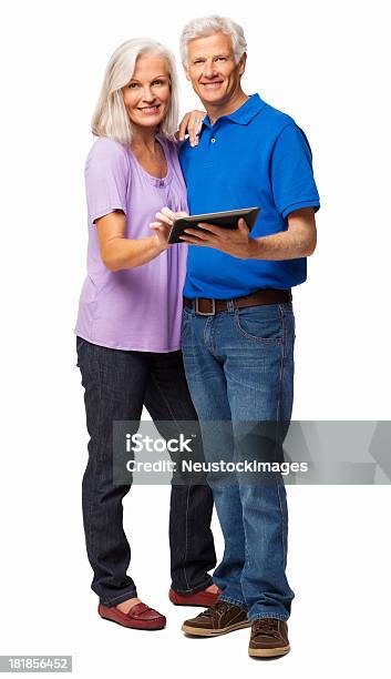성숙한 커플입니다 디지털 태블릿격리됨에 성년 여자에 대한 스톡 사진 및 기타 이미지 - 성년 여자, 컷아웃, 태블릿