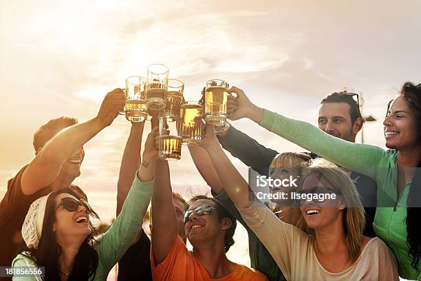 Bierzeit Stockfoto und mehr Bilder von Alkoholisches Getränk - Alkoholisches Getränk, Bier, Bierglas