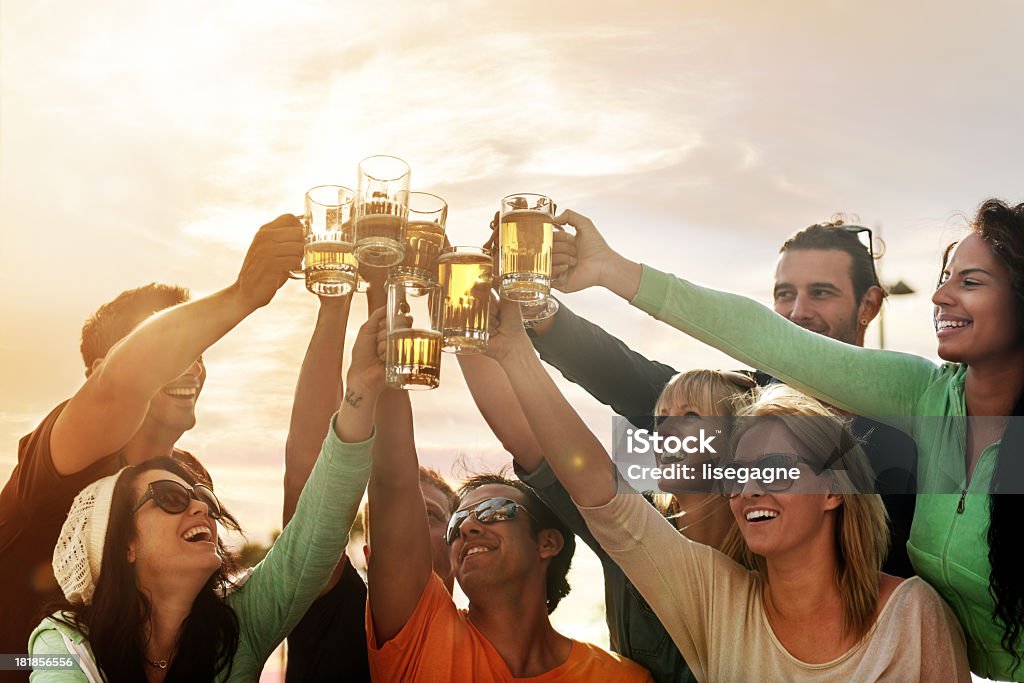 Cerveja tempo - Foto de stock de 20 Anos royalty-free