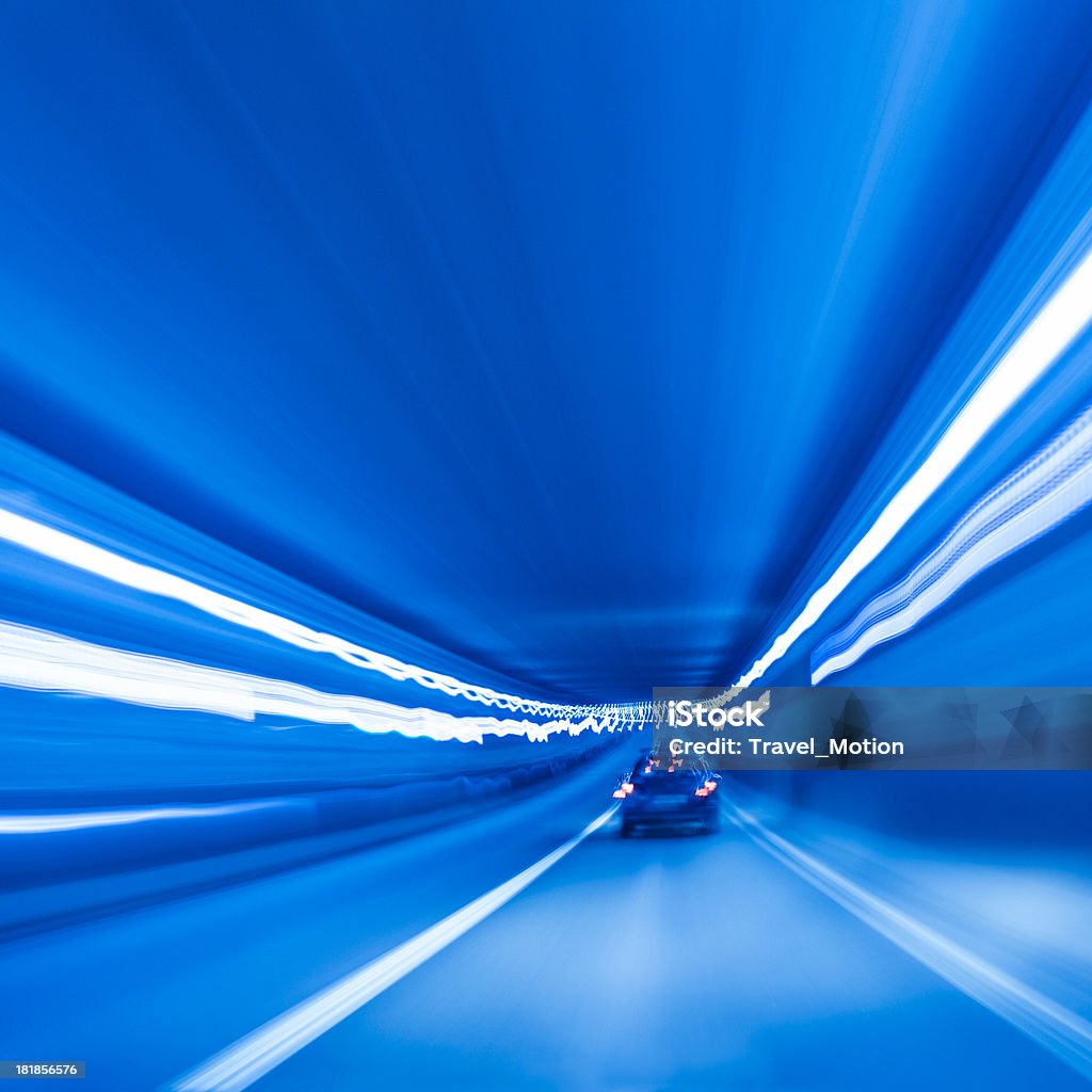터널, 장기 노출 단궤 등산길을 - 로열티 프리 0명 스톡 사진