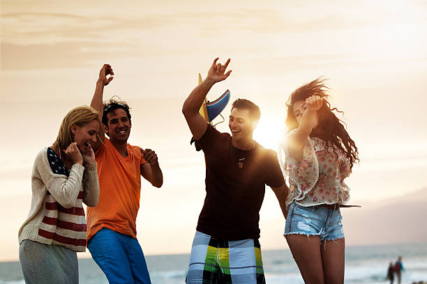 istock Friends at the beach 181857556