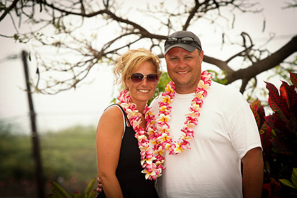 istock Loving Couple on vacation in Hawaii 181857993