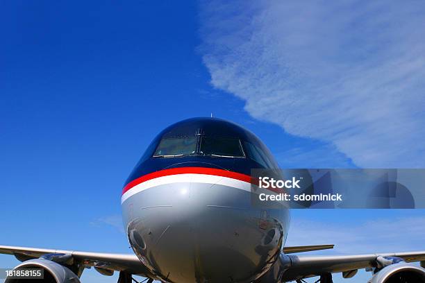 Avião Comercial - Fotografias de stock e mais imagens de Asa de aeronave - Asa de aeronave, Avião, Avião Comercial