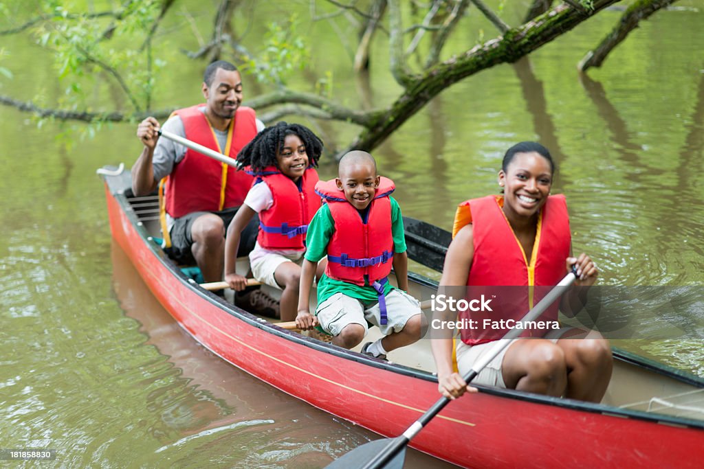 Excursion en canoë - Photo de Transport nautique libre de droits