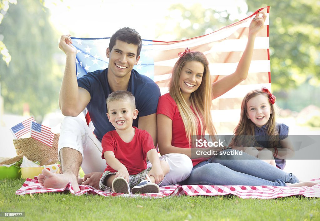 4. Juli Picknick mit der Familie. - Lizenzfrei Familie Stock-Foto