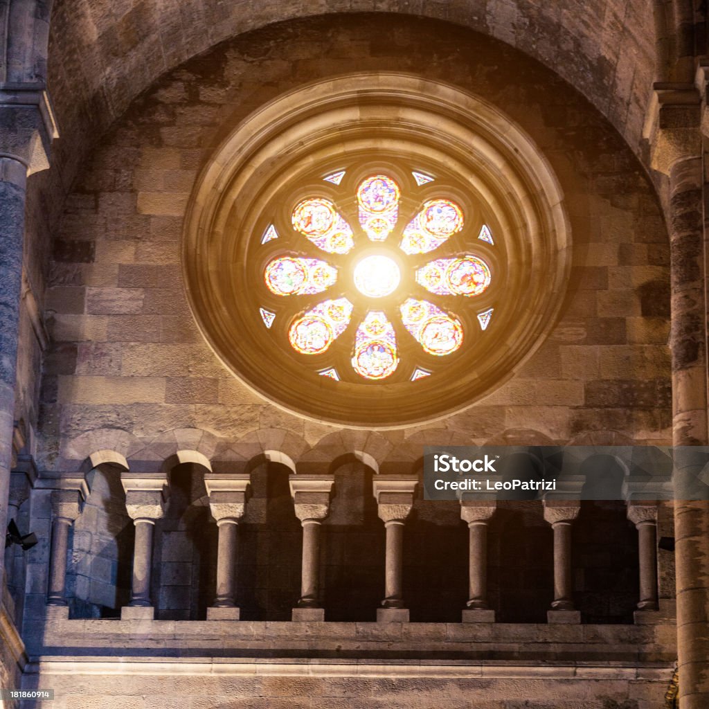 로즈 창쪽 자세히 romanic 교회 - 로열티 프리 고딕 양식 스톡 사진