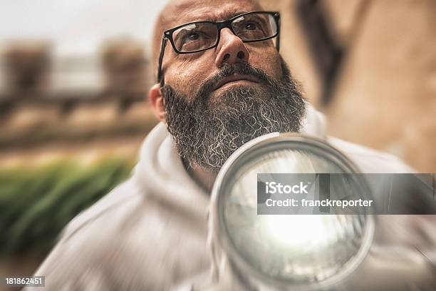 En Funcionamiento Rápidamente Con Su Carrera Foto de stock y más banco de imágenes de Adulto - Adulto, Aire libre, Aventura