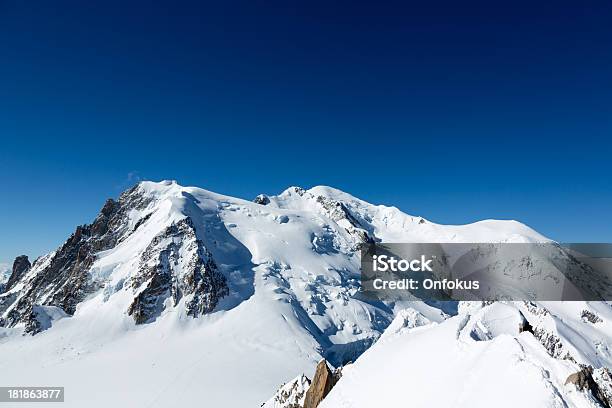 Foto de Mont Blanc Cimeira De Aiguille Du Midi Chamonix França e mais fotos de stock de Aiguille de Midi