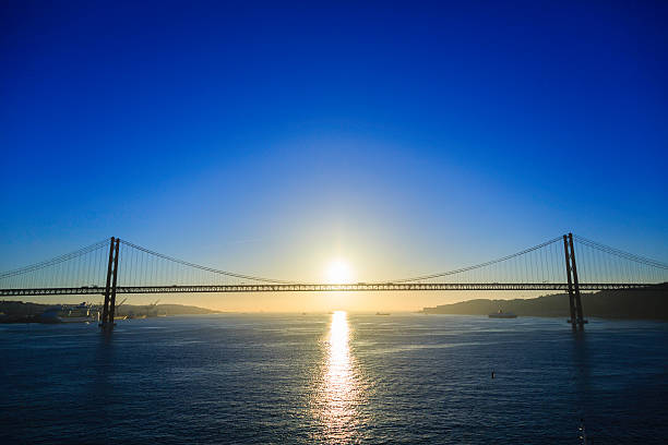 istock vibrant sunrise/sunset over river 181863991