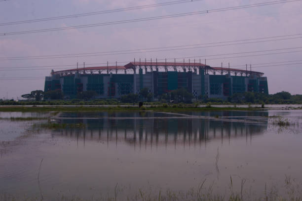 landscape of the gelora bung tomo stadium building in surabaya - fifa world championship zdjęcia i obrazy z banku zdjęć