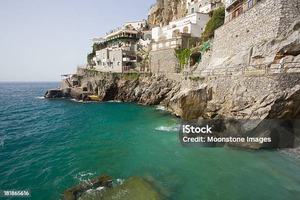 Photo libre de droit de Furore Sur La Côte Amalfitaine Italie banque d'images et plus d'images libres de droit de Baie - Eau - Baie - Eau, Bar, Beauté de la nature