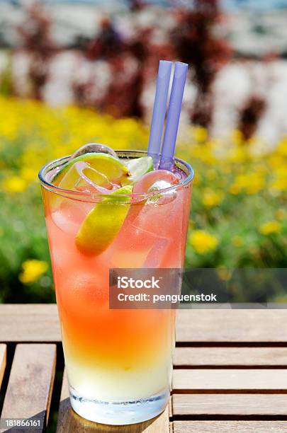 Foto de Coquetel Refrescante e mais fotos de stock de Bebida alcoólica - Bebida alcoólica, Bebida destilada, Cereja