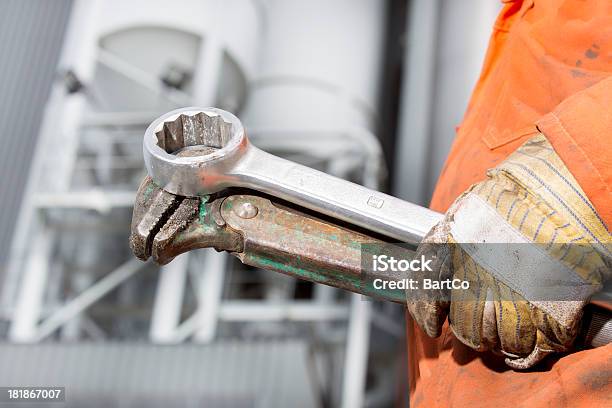 Ferramentas De Empreiteiro De Reparações E Mecânico No Trabalho - Fotografias de stock e mais imagens de Artesão