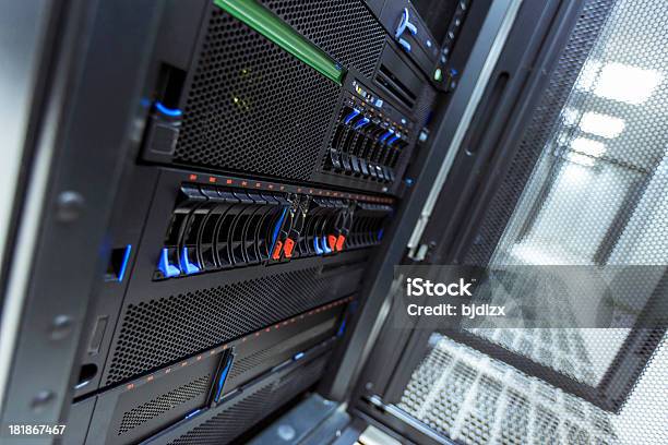 Foto de Servidor Rack e mais fotos de stock de Backup - Backup, Biblioteca de Informática, Big Data