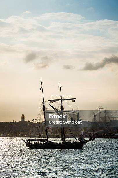 Foto de Velha Vela Navio No Rio Elba e mais fotos de stock de Alemanha - Alemanha, Aniversário, Antigo