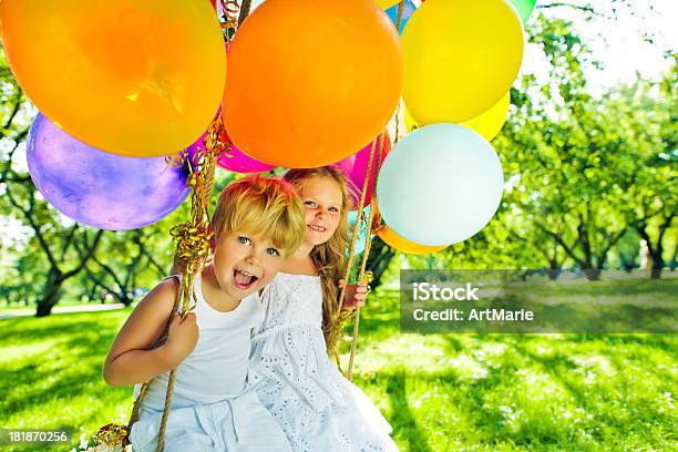 Hora De Verão - Fotografias de stock e mais imagens de Criança - Criança, Jardim Particular, Balão - Enfeite