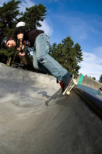 Photo of Skateboarder - Nose Grind