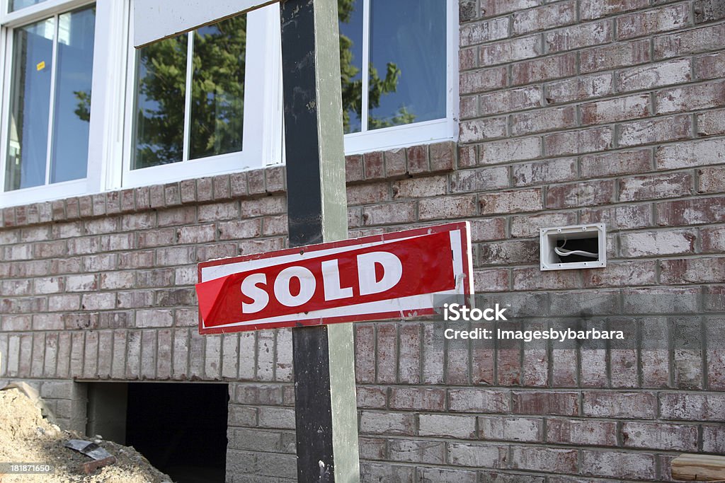 Дома строительство - Стоковые фото Sold - английское слово роялти-фри