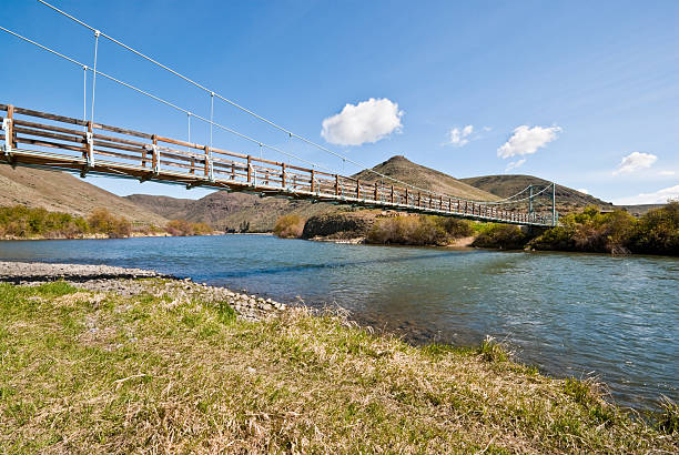 istock Footbridge Over the Yakima River 181872203