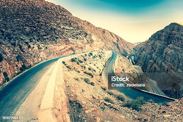 Todra Gorge En Marruecos África Foto de stock y más banco de imágenes de Aire libre - Aire libre, Aislado, Barranco