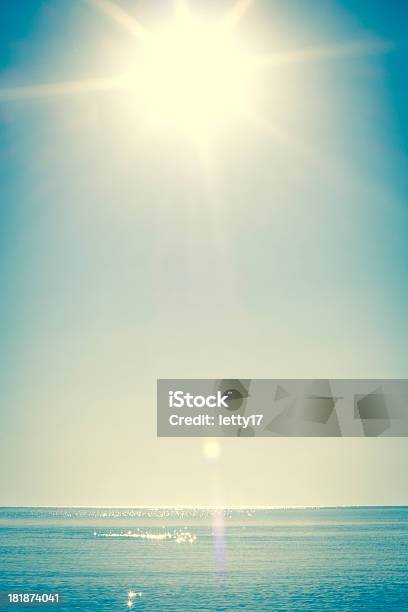 Lato Słońce - zdjęcia stockowe i więcej obrazów Automatyczny filtr postprodukcyjny - Automatyczny filtr postprodukcyjny, Bez ludzi, Bezchmurne niebo
