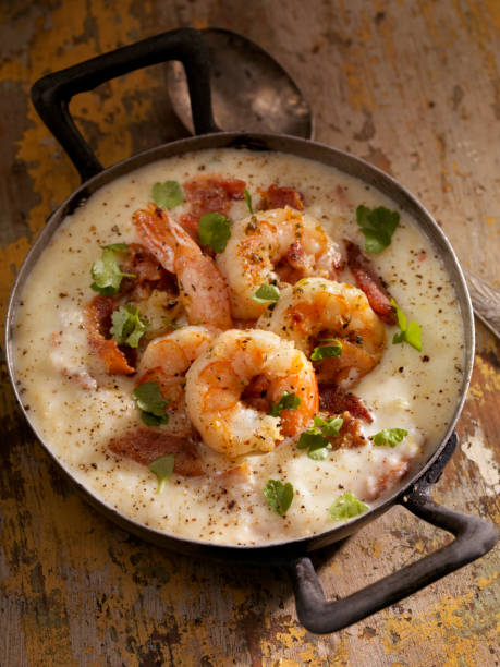 camarão e grits - grits prepared shrimp restaurant food imagens e fotografias de stock