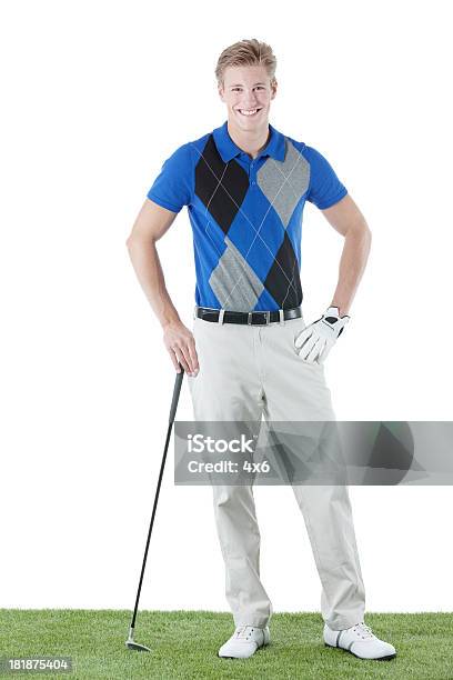 Golfspieler Stehen In Golf Course Stockfoto und mehr Bilder von Blick in die Kamera - Blick in die Kamera, Ein Mann allein, Eine Person