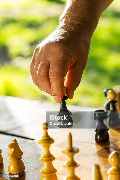 Schach Stockfoto und mehr Bilder von Alter Erwachsener - Alter Erwachsener, Schach, Spielen