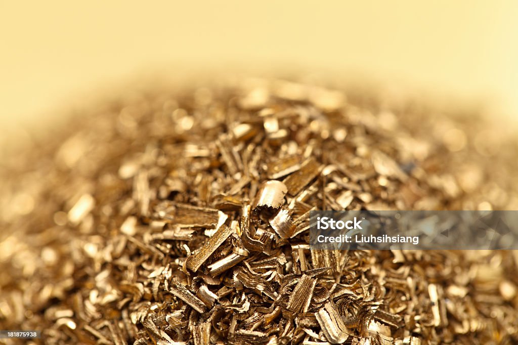 Латунная металлическая стружка - Стоковые фото Золото роялти-фри