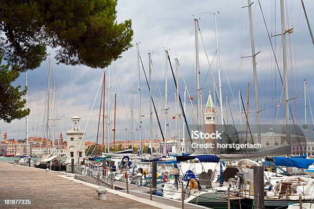 Venezia Italia - Fotografie stock e altre immagini di Acqua - Acqua, Albero maestro, Ambientazione esterna