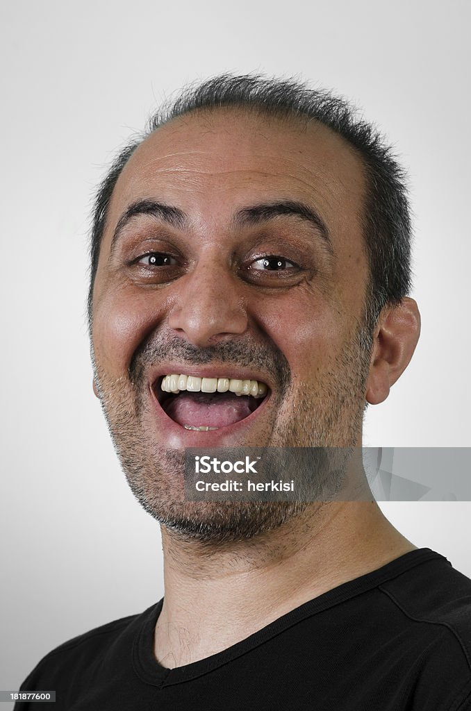 ポートレート、中東の男笑顔以上 - 1人のロイヤリティフリーストックフォト