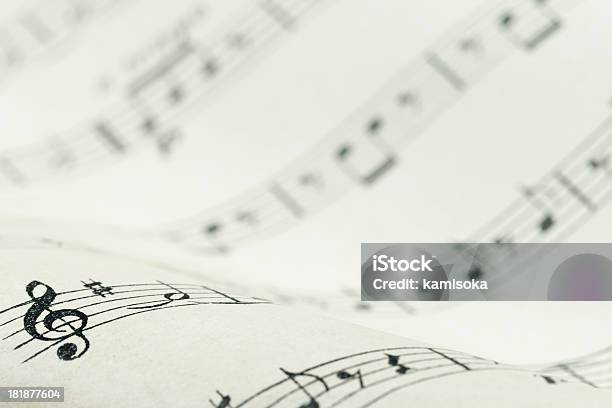 Composición Fondo Clave De Sol Foto de stock y más banco de imágenes de Nota musical - Nota musical, Fondos, Primer plano