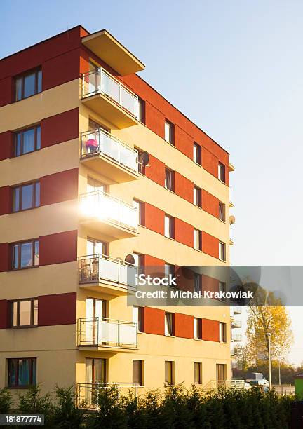 Mieszkanie Blok - zdjęcia stockowe i więcej obrazów Architektura - Architektura, Balkon, Bez ludzi