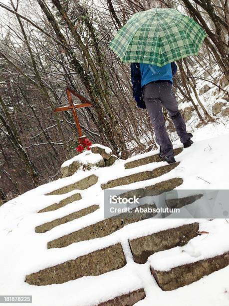 Foto de Homem Passando A Estação Do Cross Em Sveta Gora Eslovênia e mais fotos de stock de Adulto