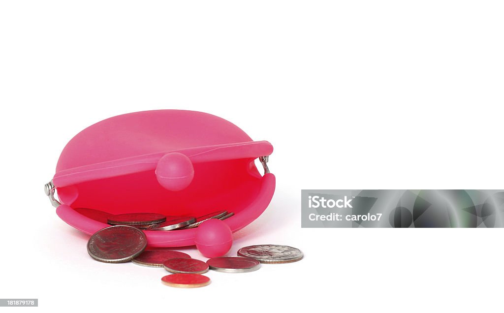 Rosa bolsa com moedas dos EUA. Fundo branco. Espaço para texto. - Foto de stock de Carteira de Mulher royalty-free