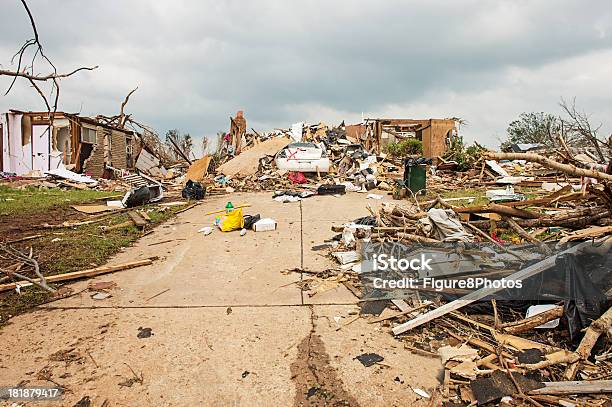 Tornado Uszkodzeń - zdjęcia stockowe i więcej obrazów Bez ludzi - Bez ludzi, Burza, Chaos