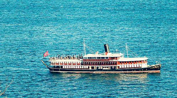 ferry - bhosporus photos et images de collection