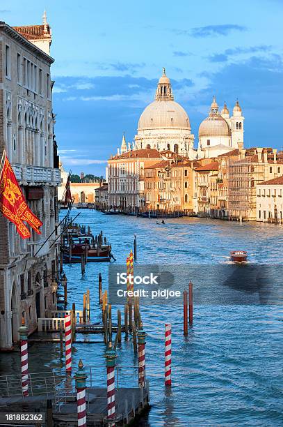 Basílica De Santa Maria Della Salute Venecia Italia Al Atardecer Foto de stock y más banco de imágenes de Agua