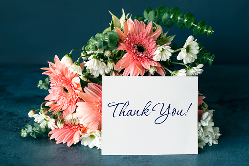 Thank You message with flowers bouquet
