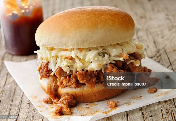 Pobierane Wieprzowina Z Grilla - zdjęcia stockowe i więcej obrazów Lato - Lato, Sloppy Joe, Barbecue